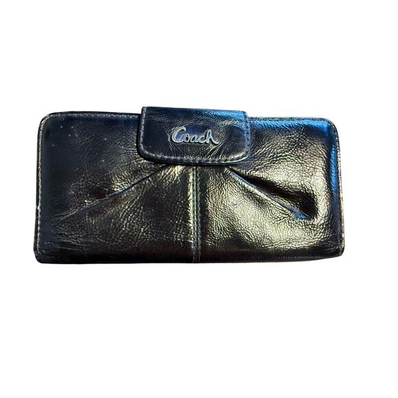 Coach vintage patent leather wallet refurbished - Picture 1 of 6